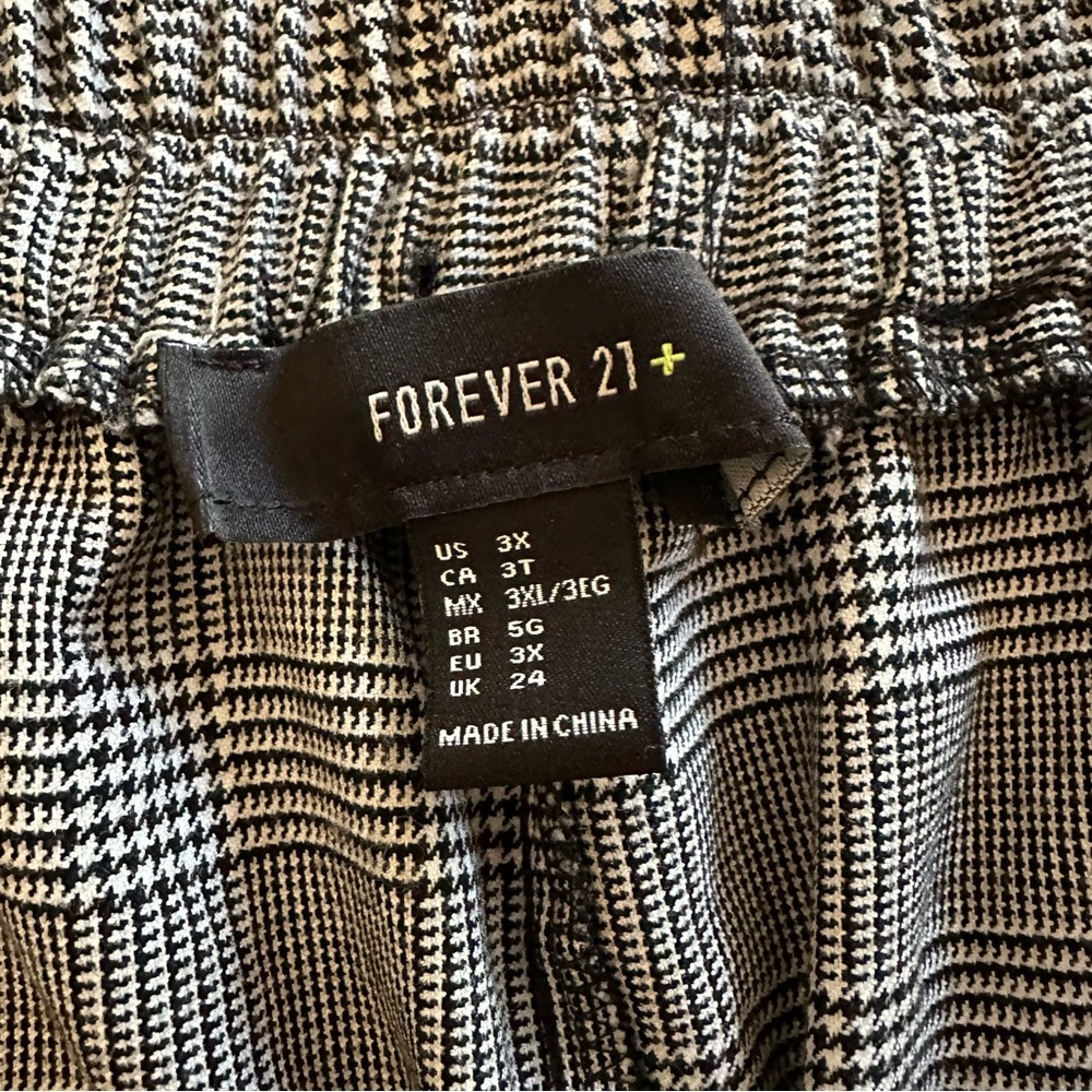 Forever 21 plaid shorts - Picture 3 of 4